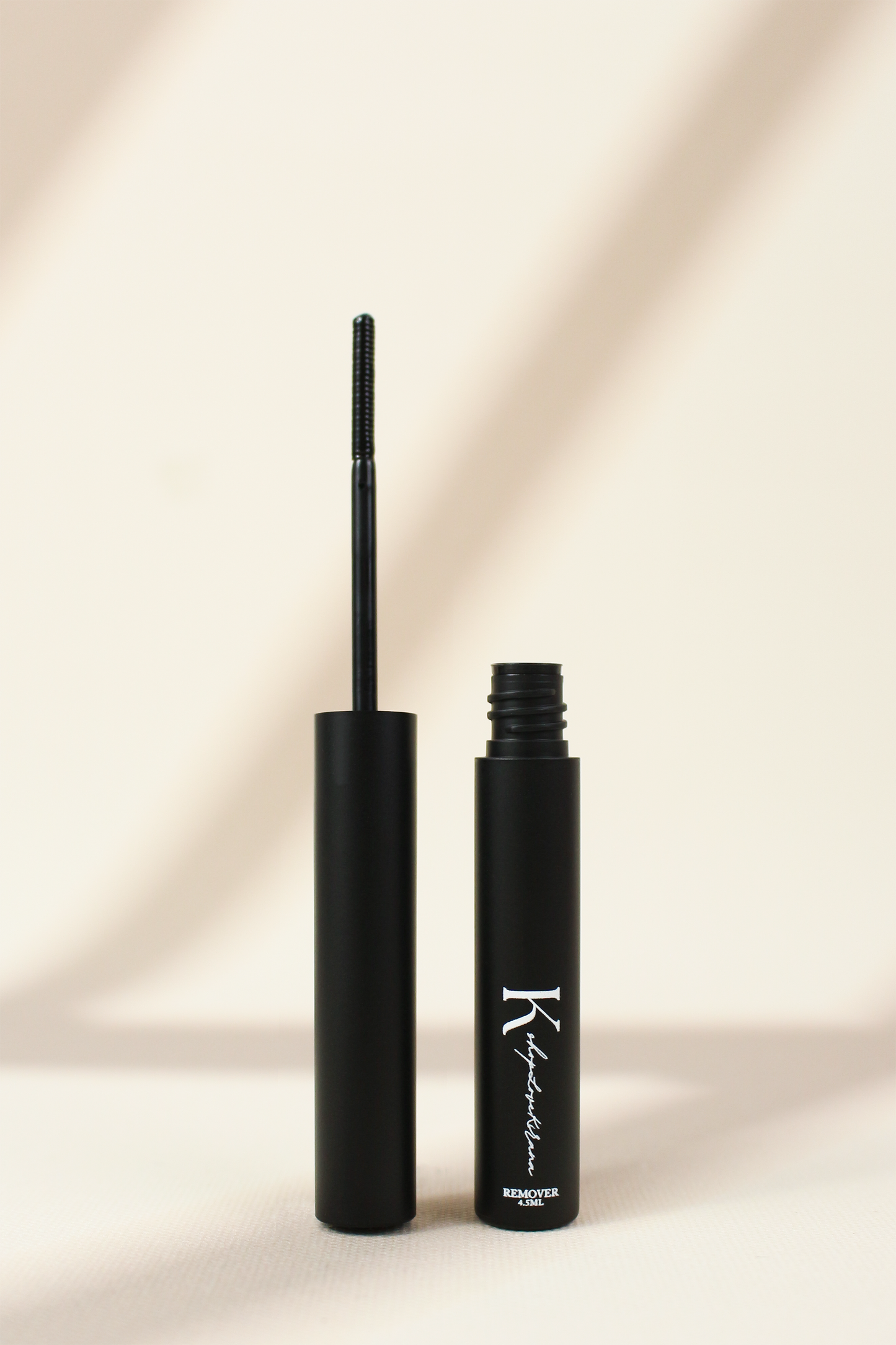 “LashUndo: Effortless Lash Removal Solution"